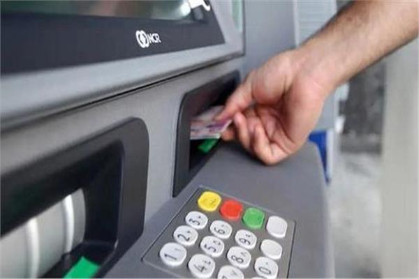 هل تتأثر خدمة العملاء وماكينات الصراف الآلي بقرار تفعيل العمل عن بعد في البنوك؟