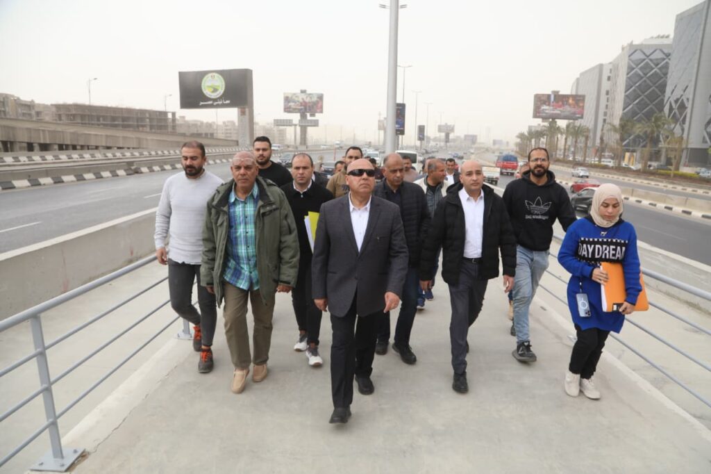 وزير النقل يتفقد التشطيبات النهائية وجاهزية المرحلة الثانية من مشروع الاتوبيس الترددي السريع BRT الممتدة من محطه المشير طنطاوي وحتي محطه صن كابيتال بتقاطع الطريق الدائري مع طريق الفيوم بطول ٤٠ كم