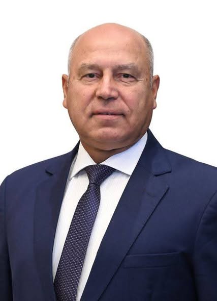وزير النقل يتابع انتظام الحركة بكافة مرافق النقل والمواصلات تزامنا مع موجة الطقس السئ التي تسود كافة أنحاء الجمهورية