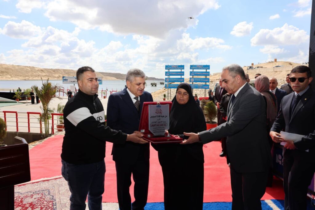 الفريق أسامة ربيع ومحافظ الإسماعيلية يشهدان افتتاح محور الشهيد البطل العريف رضا محمد محمد الحويحي