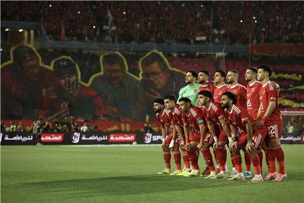 هيمنة حمراء في ديربي القاهرة: الأهلي يهزم الزمالك بثلاثية نظيفة