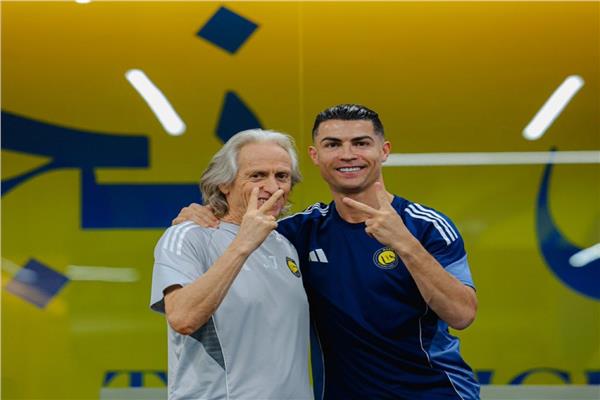 «العالمي» على العرش.. النصر يكتسح ضمك ويتوج رسمياً بلقب الدوري السعودي للمحترفين