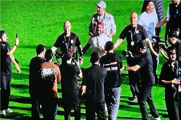 تامر حسني يشعل فرحة فوز مصر على روسيا باحتفالية خاصة قبل السفر للمونديال