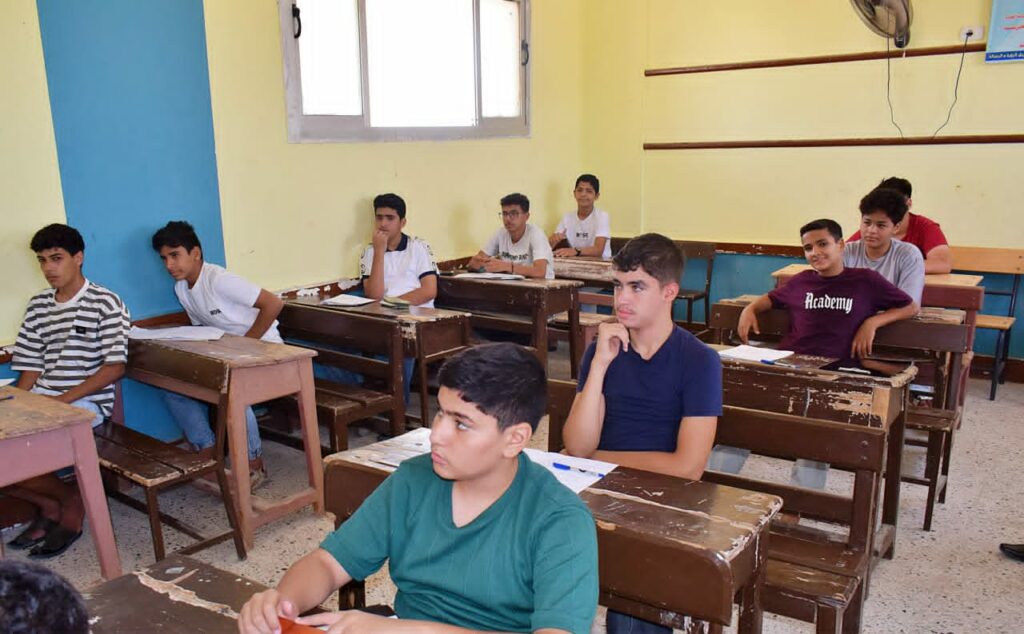 متابعة ميدانية مشددة لضمان الانضباط داخل اللجان لإمتحانات الشهادة الإعدادية بجنوب سيناء
