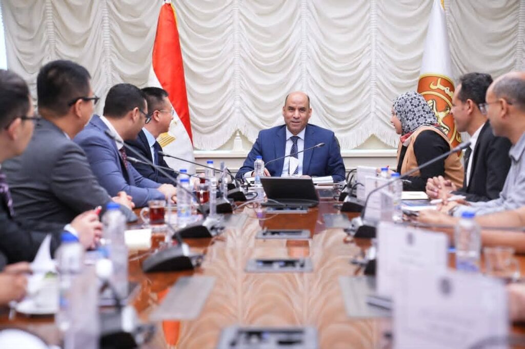 شراكة استراتيجية بين “العمل” و”هواوي مصر”.. 3000 فرصة عمل وتأهيل رقمي للشباب وذوي الهمم