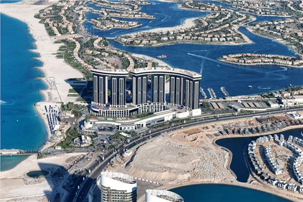 بأبراجها الشاطئية ومناطقها الصناعية.. العلمين الجديدة تخطف أنظار المستثمرين الأجانب.