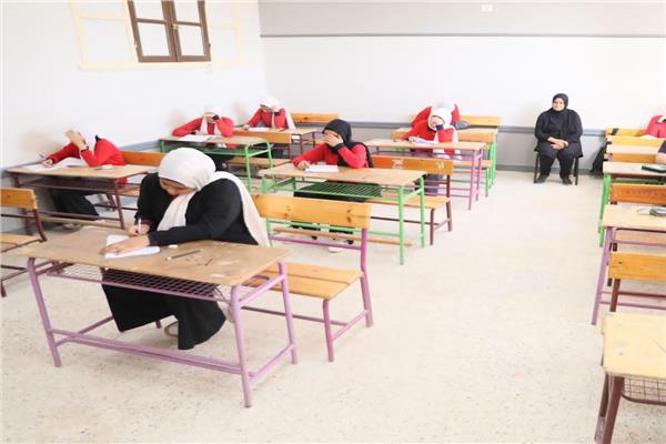 لأول مرة بنظام “البوكليت”.. انطلاق قطار تصحيح امتحانات الدبلومات الفنية 2026