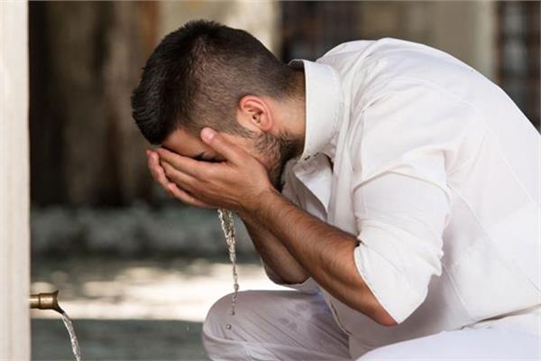 “ولا يحافظ عليه إلا مؤمن”.. تعرف على ثمرات البقاء على طهارة طوال اليوم