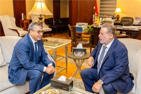 قمة مصرفية بالقاهرة.. محافظا المركزي المصري والتونسي يبحثان مواجهة التحديات الجيوسياسية الراهنة