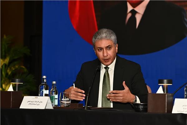 خطة دمج “الشواطئ بالآثار”.. وزير السياحة يعلن آليات مبتكرة لزيادة الليالي السياحية بمصر