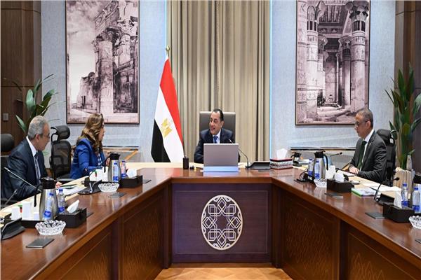 شرايين تنموية جديدة في الجيزة.. مدبولي يتابع حصاد 120 يوماً من التطوير ومستقبل سياحة المؤتمرات بمحيط المتحف الكبير