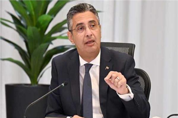 طمأنة للمواطنين.. وزير التموين: مستمرون في الدعم العيني والتطبيق النقدي سيبدأ تجريبياً