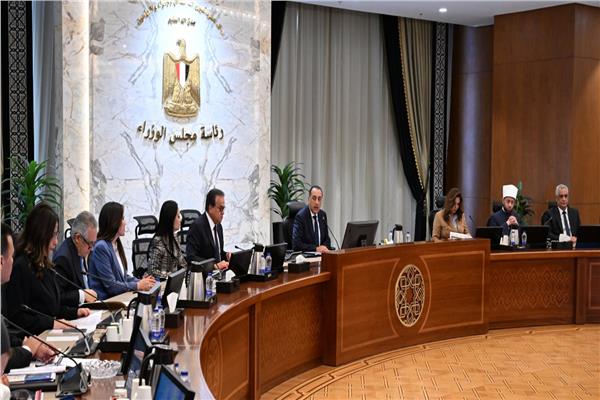 بشائر اقتصادية واجتماعية.. الحكومة: انخفاض ملموس في معدلات الإنجاب والبطالة