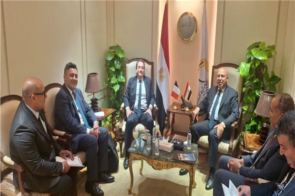 شراكة استراتيجية.. القاهرة وباريس تبحثان تطوير “مترو الأنفاق” وشوفالييه يشيد بالإنجاز التاريخي للفراعنة