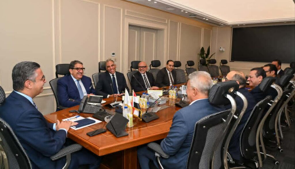 وزير التموين يبحث مع شركة إي فاينانس (E-Finance) التعاون في تنفيذ مشروع “كاري أون (CARRY ON)” وتطوير البنية التكنولوجية للمنافذ التموينية