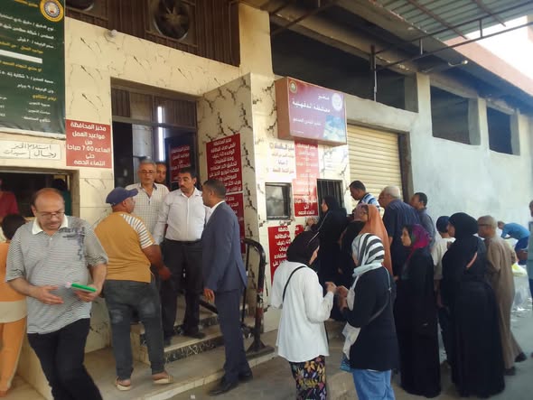 ” تنفيذًا لتكليفات محافظ الدقهلية ” – نائب المحافظ يتفقد مخبز المحافظة ومنافذ بيع الخبز لمتابعة جودة الخبز وانتظام التشغيل