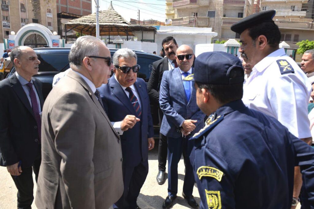 محافظ الدقهلية ومدير الأمن يتفقدان لجان امتحانات الثانوية العامة ببلقاس