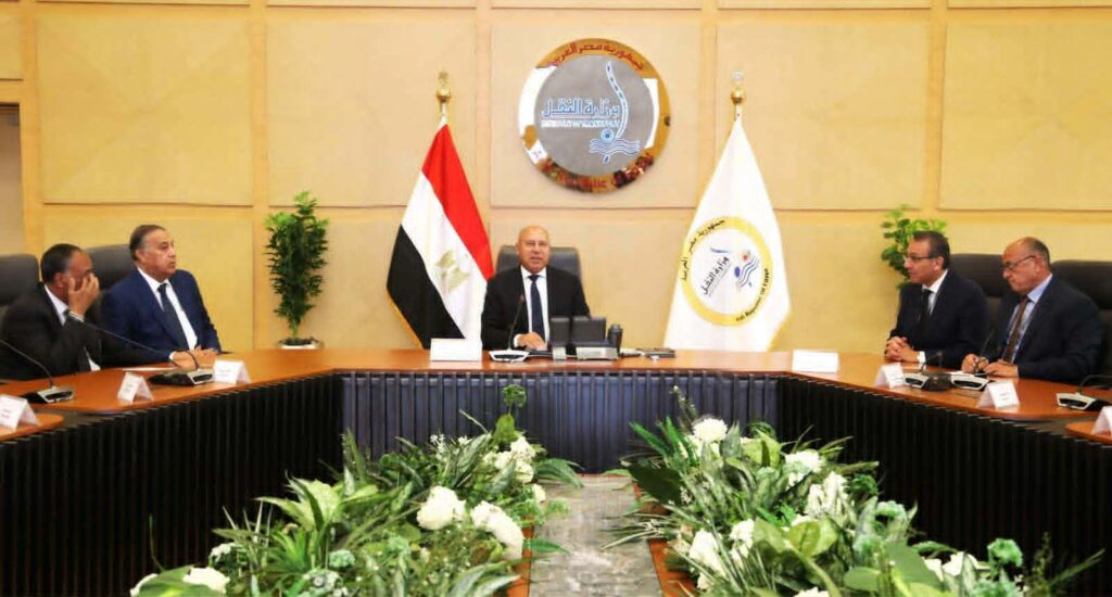 الفريق مهندس كامل الوزير يترأس اجتماع الجمعية العمومية العادية وغير العادية للشركة القابضة لمشروعات الطرق والكباري والأعمال البحرية
