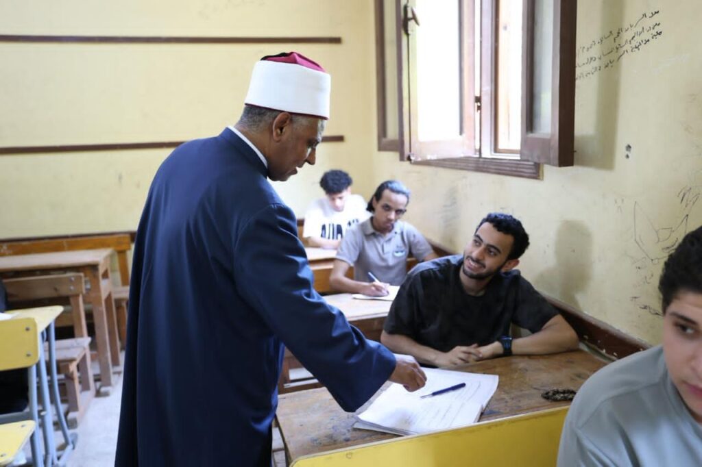 بتوجيهات الإمام الأكبر ومتابعة ميدانية مكثفة.. الدكتور أحمد الشرقاوي يتفقد امتحانات الثانوية الأزهرية بالجيزة ويؤكد انتظام اللجان