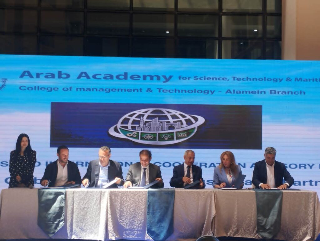 رئيس الجامعة يوقع اتفاقية ثلاثية بشراكات استراتيجية مع كبرى المؤسسات الاقتصادية والصناعية بحضور سفراء ومسؤولين دوليين