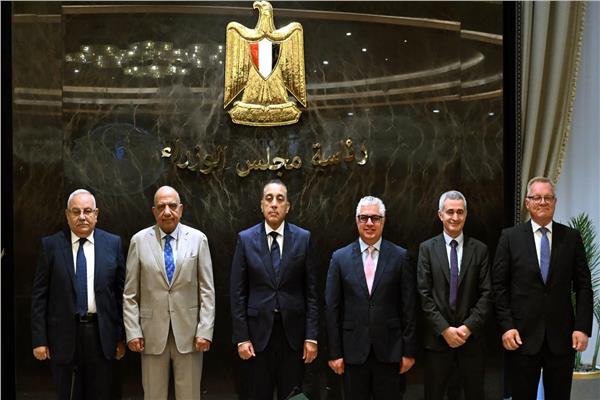 مصر تخطو نحو الموانئ الخضراء: اتفاقيات جديدة لربط شرق بورسعيد بالطاقة النظيفة وعينها على “صفر كربون”