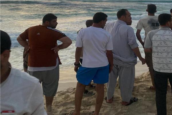 مأساة في “القرية المهجورة”.. الإنقاذ النهري وغواصو الخير يكثفون البحث عن جثمان شاب غرق بسيدي كرير