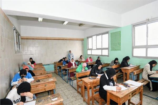 حقيقة “امتحان الأجنبية الأولى” المزيف.. وبوابة المنح الجامعية تفتح أبوابها في أغسطس