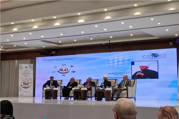 وزير الأوقاف يحذر من ظاهرة الإدمان الرقمي لحماية الأسرة بوضوح