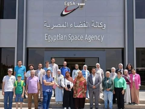 جامعة القاهرة توكالة الفضاء تنظم زيارة علمية