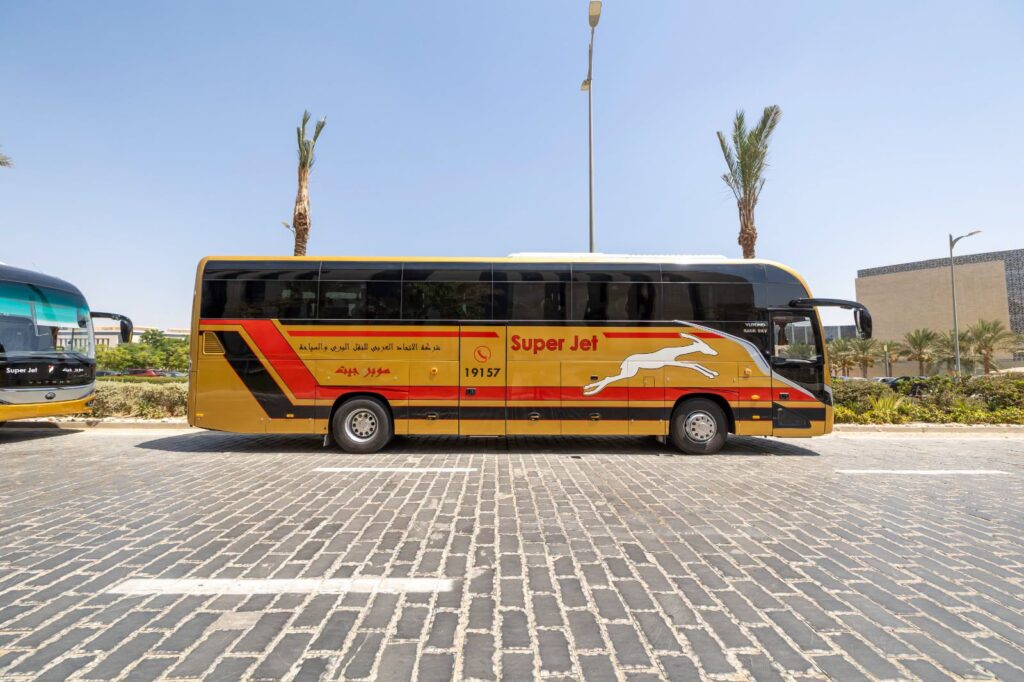 أتوبيسات السوبرجيت الجديدة تعزز أسطول النقل البري