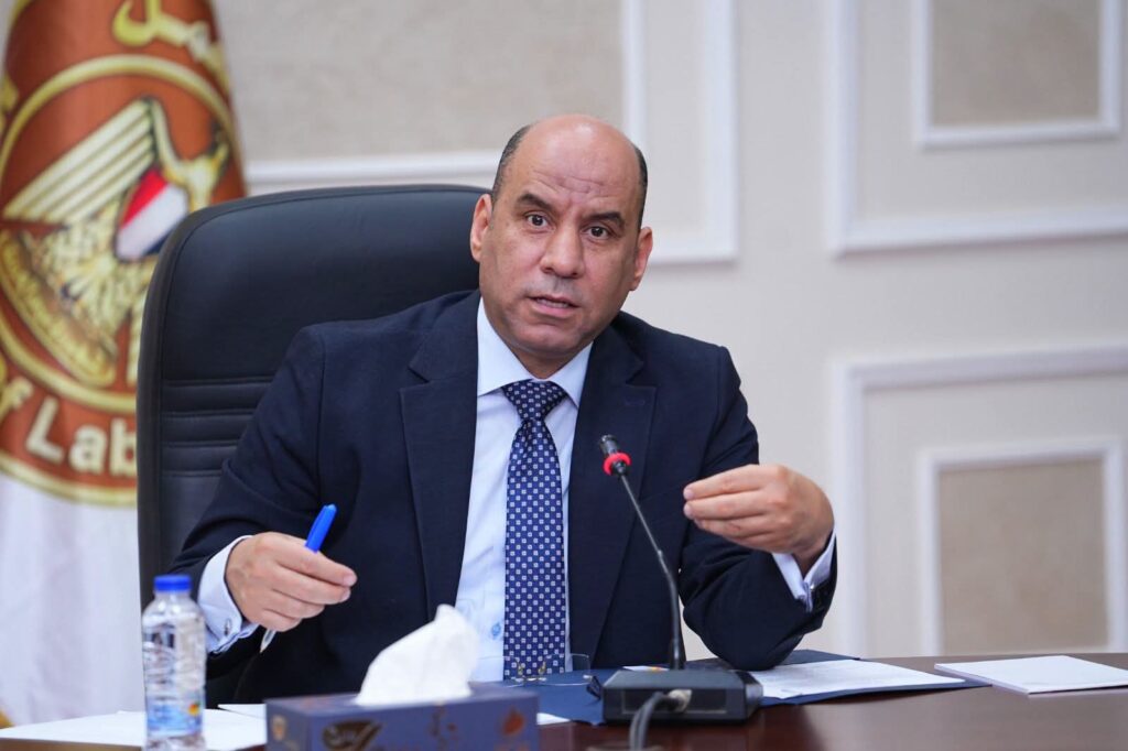 وزارة العمل تعلن الخميس 23 يوليو إجازة مدفوعة الأجر بوضوح