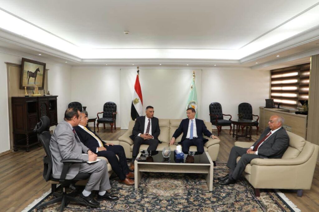 علاء فاروق يبحث التوسع في زراعة النخيل والزيتون بجنوب سيناء بوضوح