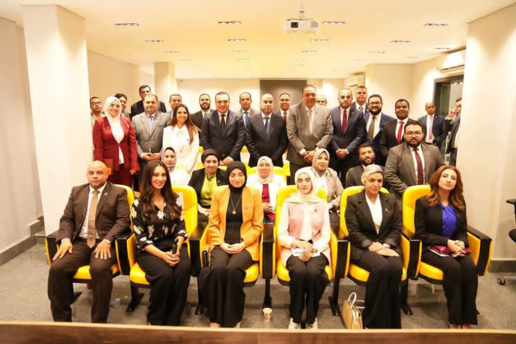 وزير العمل يستعرض مكتسبات قانون العمل الجديد والدعم الاجتماعي