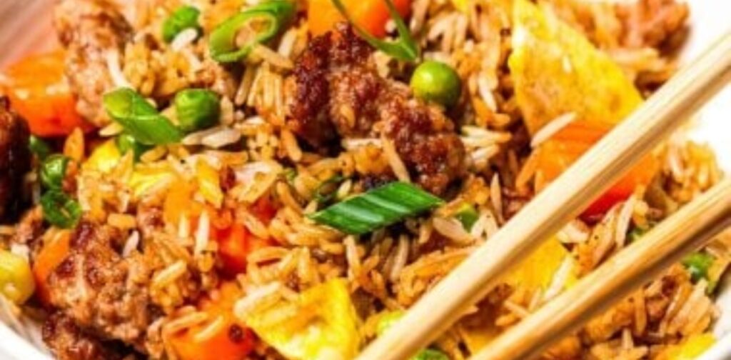 طريقة عمل الأرز المقلي مثل المطاعم الآسيوية.. وصفة سريعة بطعم المطاعم