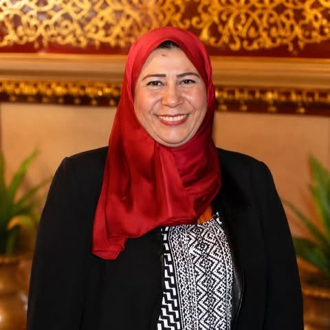 نجلاء قاسم مدير عام مكتب رئيس قطاع المسرح