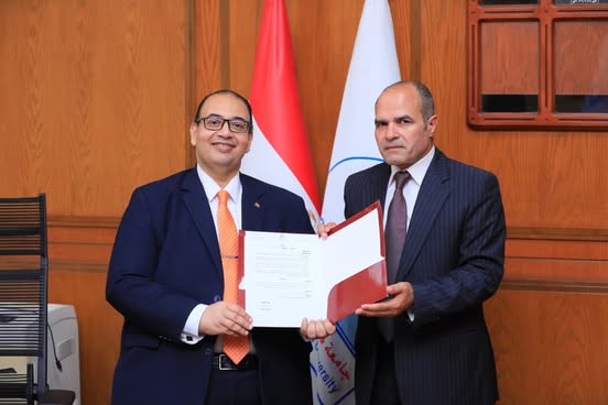 رئيس جامعة كفر الشيخ يكلف الشاعر عميداً للعلوم
