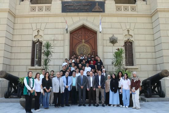 تفاصيل استقبال هندسة عين شمس أوائل الثانوية العامة ومنحهم الدراسية