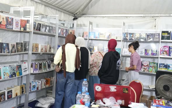 إقبال جماهيري واسع على معرض السويس الرابع للكتاب