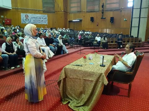 تفاصيل لقاء رئيس جامعة بورسعيد بالأجهزة الإدارية وتطوير بيئة العمل والرضا الوظيفي