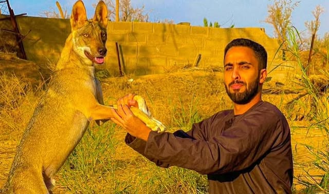 عامر التميمي.. صوت القصص الواقعية وعاشق الأماكن المهجورة