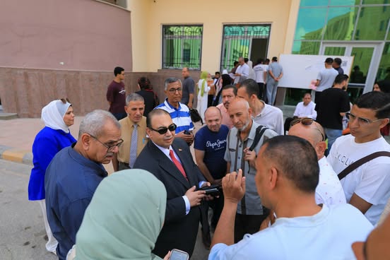 رئيس جامعة كفر الشيخ يتفقد استقبال الطلاب وأولياء الأمور بجامعة كفر الشيخ الأهلية