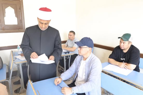 الدكتور أحمد الشرقاوي يتفقد امتحانات الثانوية والإعدادية الأزهرية للدور الثاني بمعهد البعوث
