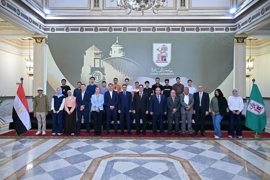 جامعة القاهرة تستقبل أوائل الثانوية العامة وترسم لهم ملامح الطريق لمواصلة التفوق في المرحلة الجامعية