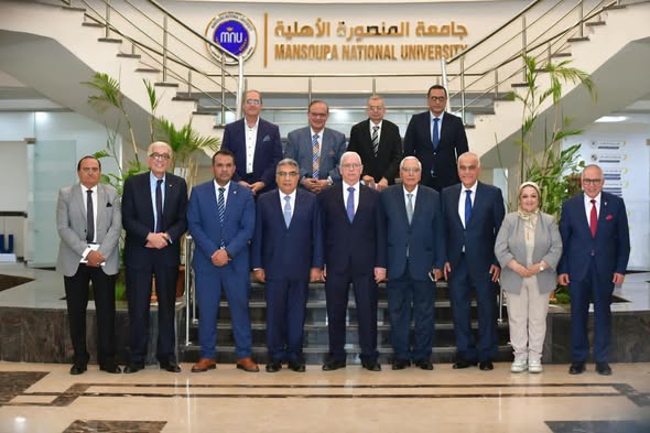 محافظ الدقهلية يشارك في مجلس أمناء جامعة المنصورة الأهلية ويشيد بإنجازات 100 يوم
