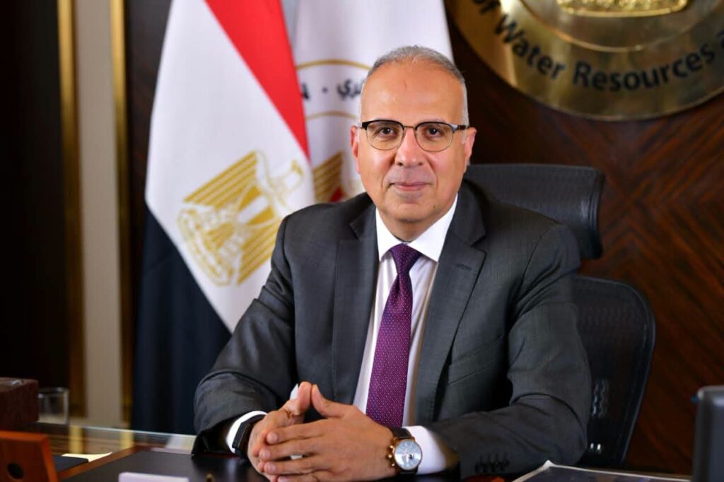 الري تعلن إزالة التعديات على نهر النيل بفرع رشيد