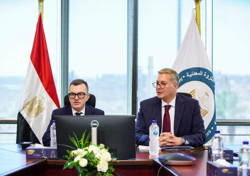 اجتماعات مكثفة لبحث خطة التنمية الاقتصادية لقطاع البترول