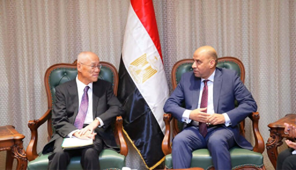 عمل واستثمار؛ تفاصيل لقاء وزير العمل والسفير الياباني لتعزيز التعاون في التدريب المهني