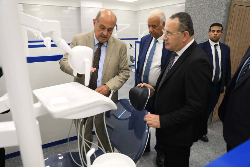 تطوير التعليم الجامعي: وزير التعليم العالي يتفقد جامعة العلمين الدولية ويشيد بتجهيزاتها الذكية