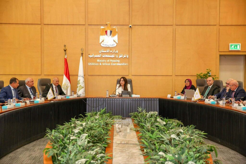 متابعة مستجدات مشروعات مياه الشرب والصرف الصحي بالقاهرة والقاهرة الجديدة