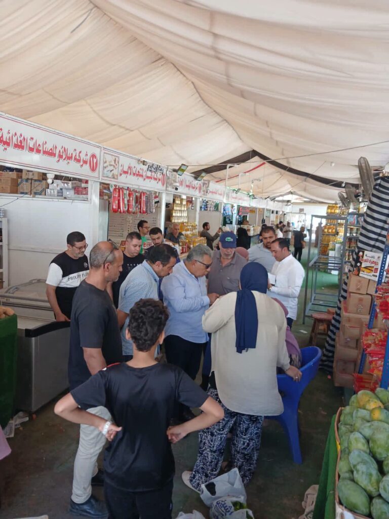 محافظ الدقهلية يتفقد معرض السلع الغذائية بالمنصورة ويوجه بتوفير المنتجات بأسعار مخفضة